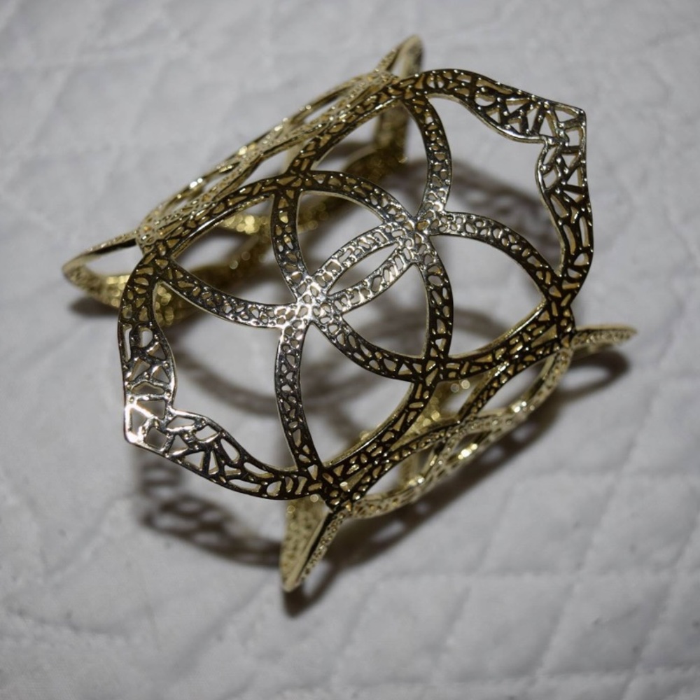 Kendra Scott bracelet